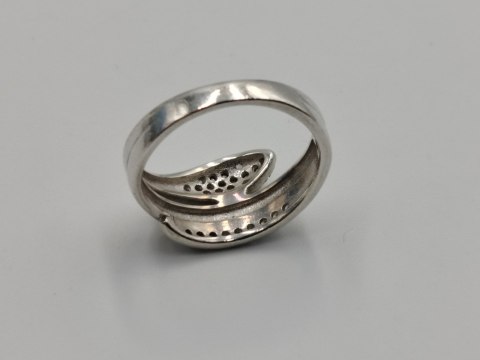 Piękny srebrny damski pierścionek WĄŻ / CYRKONIE r.18 / 19 srebro biżuteria