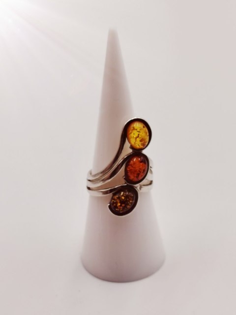 Piękny stary srebrny damski pierścionek BURSZTYN r.15 biżuteria VINTAGE