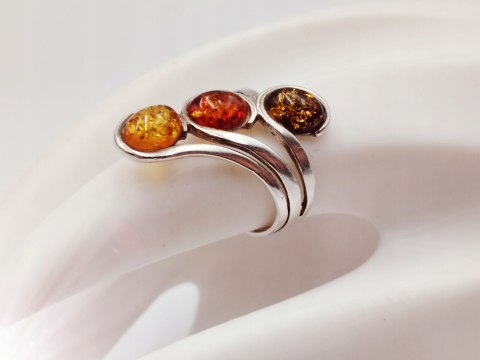 Piękny stary srebrny damski pierścionek BURSZTYN r.15 biżuteria VINTAGE