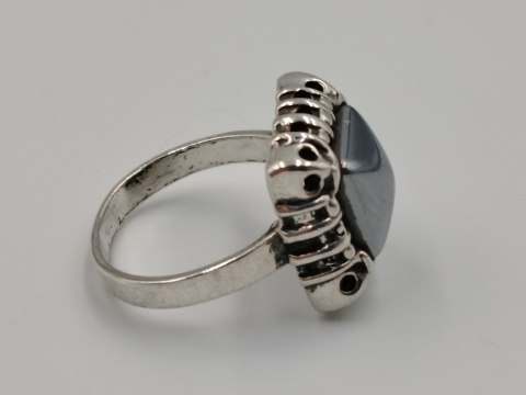 Piękny stary damski srebrny pierścionek HEMATYT srebro 925 r.16 VINTAGE