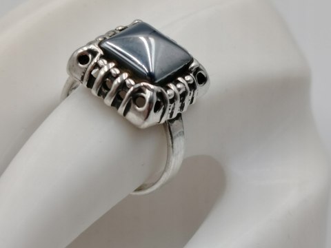 Piękny stary damski srebrny pierścionek HEMATYT srebro 925 r.16 VINTAGE