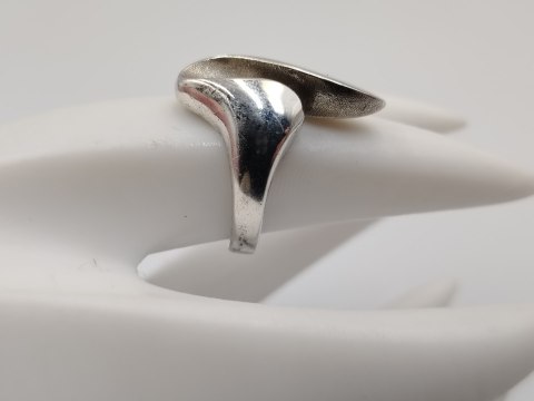 Stary ciekawy damski srebrny pierścionek r.13/14 srebro VINTAGE biżuteria