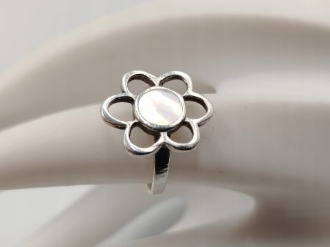 Stary srebrny damski pierścionek ażurowy MASA PERŁOWA KWIAT r. 13 biżuteria