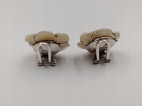 Srebrne kolczyki, klipsy damskie KWIAT - ILARIA - Masa Perłowa srebro 925