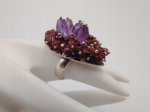 Stary srebrny damski pierścionek GRANATY / AMETYST r.13 VINTAGE biżuteria