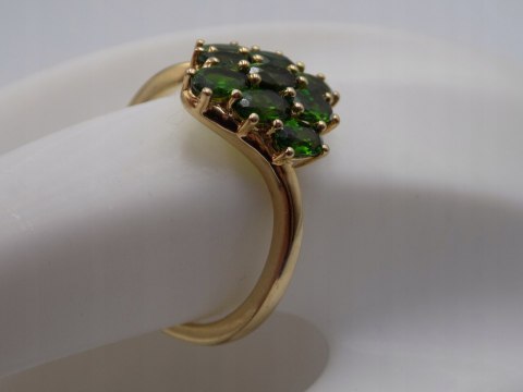 Piękny damski srebrny, pozłacany pierścionek - zielone cyrkonie - roz. 23