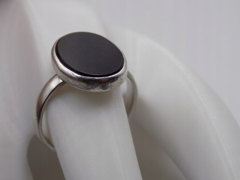 Stary damski srebrny pierścionek ONYKS czarny r.22 srebro VINTAGE biżuteria