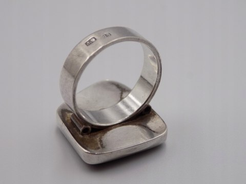 Stary damski srebrny pierścionek ONYKS PASIASTY roz. 13 srebro VINTAGE