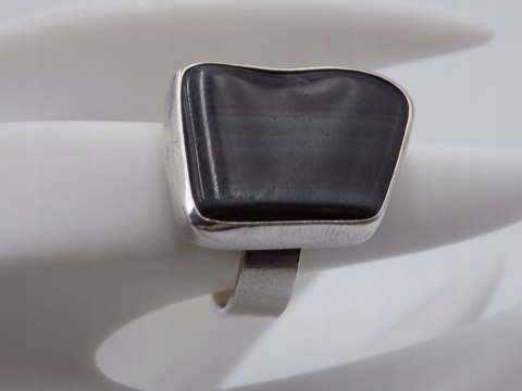 Stary damski srebrny pierścionek ONYKS PASIASTY roz. 13 srebro VINTAGE