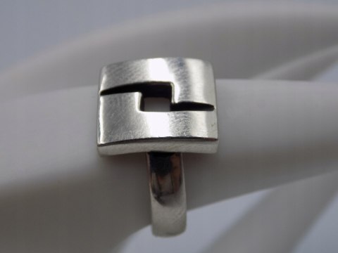 Stary, piękny, srebrny pierścionek KWADRAT roz. 15 srebro VINTAGE biżuteria