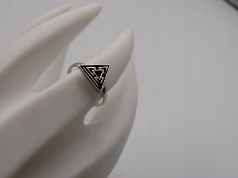 Stary, srebrny, damski pierścionek TRÓJKĄT roz. 16 srebro VINTAGE biżuteria