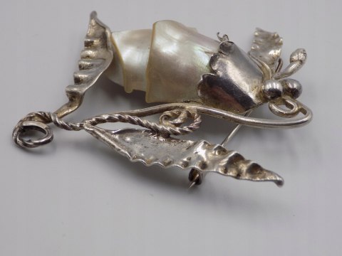 Piękna, stara, damska, duża, srebrna broszka RÓŻA-MASA PERŁOWA - srebro 925