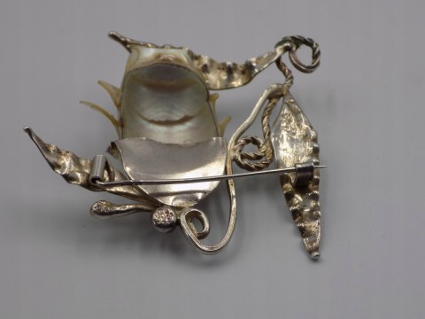 Piękna, stara, damska, duża, srebrna broszka RÓŻA-MASA PERŁOWA - srebro 925