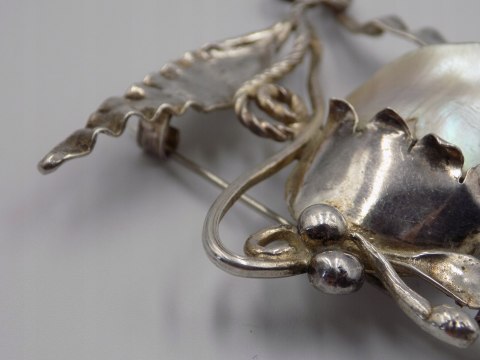 Piękna, stara, damska, duża, srebrna broszka RÓŻA-MASA PERŁOWA - srebro 925