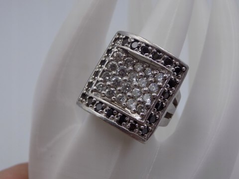 Piękny, duży, srebrny pierścionek z cyrkoniami - srebro 925 roz. 17