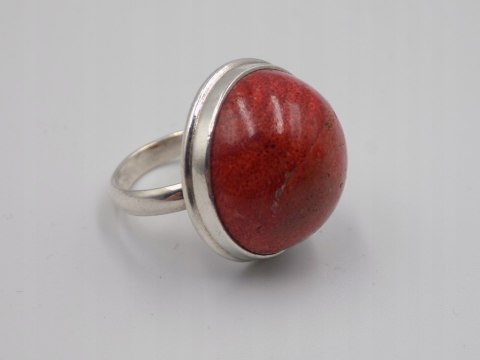 Piękny, stary, damski, srebrny pierścionek z KORALOWCEM srebro 925 roz. 12