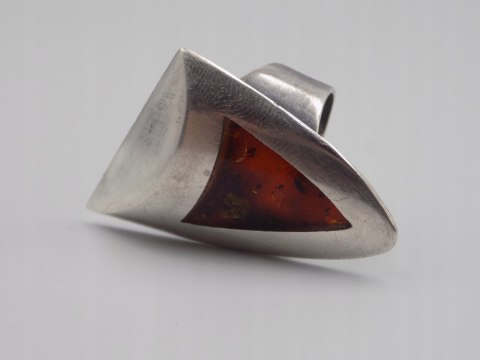 Piękny, stary, damski, srebrny pierścionek z bursztynem, srebro 925 roz. 18