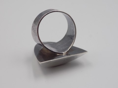 Piękny, stary, damski, srebrny pierścionek z bursztynem, srebro 925 roz. 18